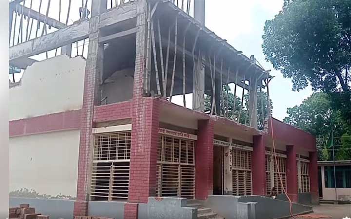 যশোরে ৩ বিএনপি নেতার বিরুদ্ধে সরকারি  স্কুলের মালামাল বিক্রির অভিযোগ